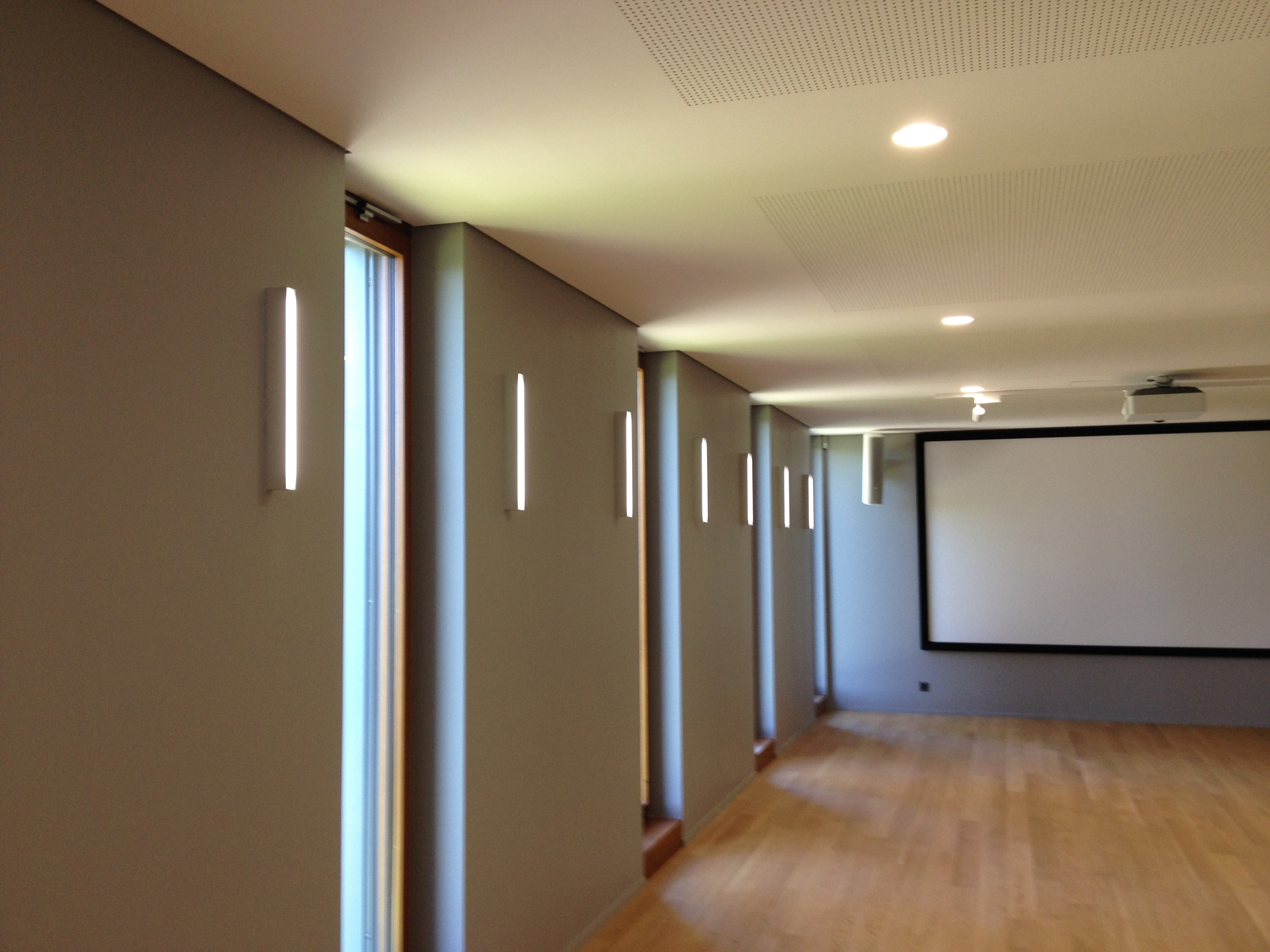 Luminaire salle de cinéma 300dpi